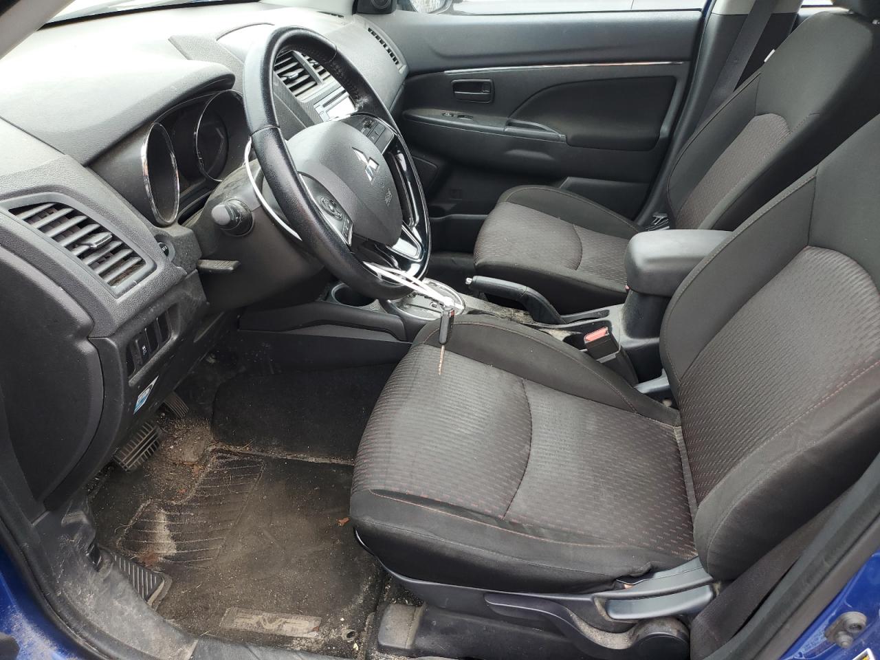 MITSUBISHI OUTLANDER SE