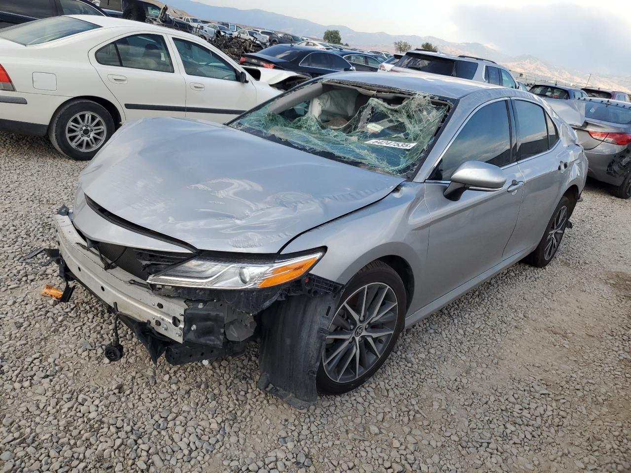 TOYOTA CAMRY XLE
