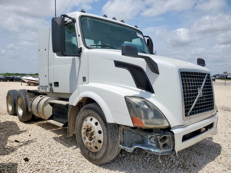 VOLVO VNL 2013 white tractor diesel 4V4NC9EG4DN568885 photo #1