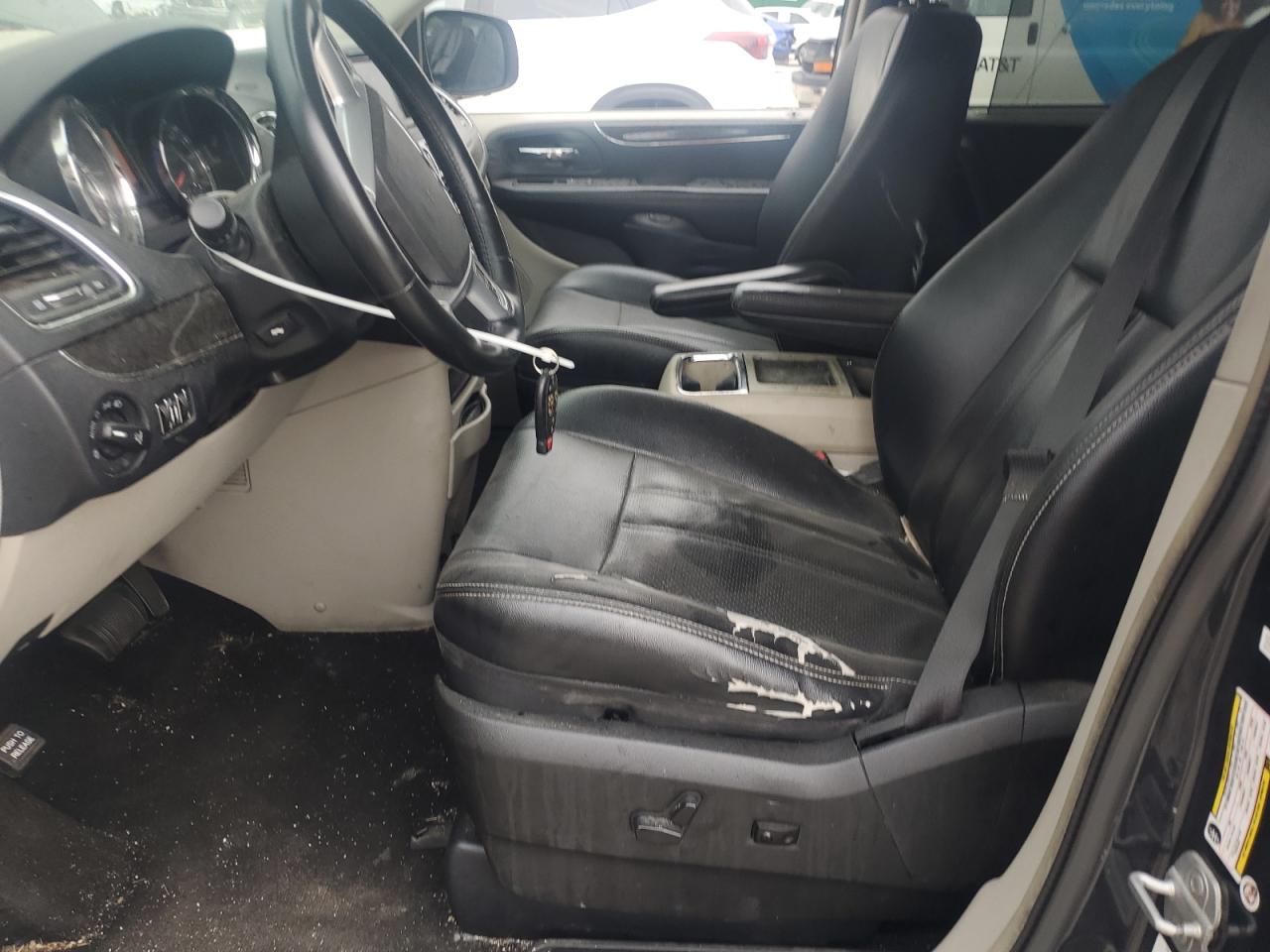 CHRYSLER TOWN & COUNTRY TOURING L