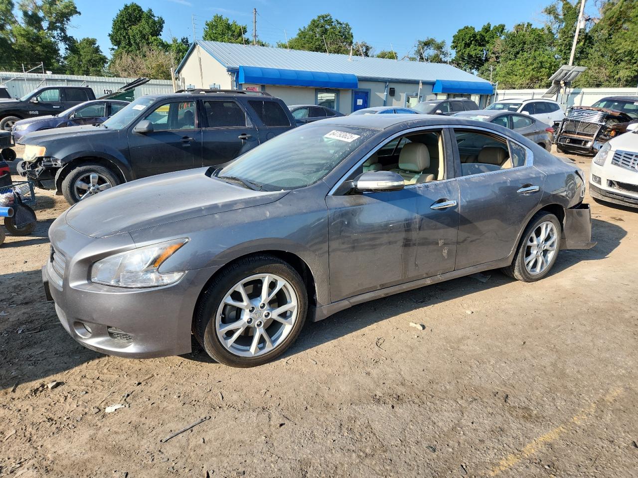 NISSAN MAXIMA S