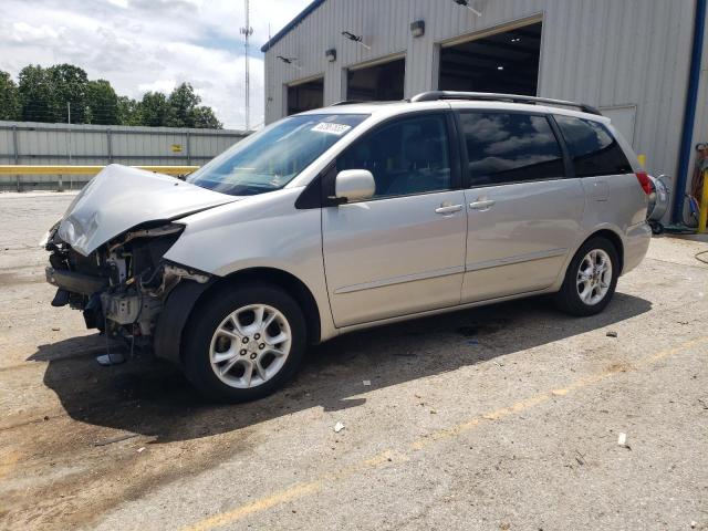 TOYOTA SIENNA XLE