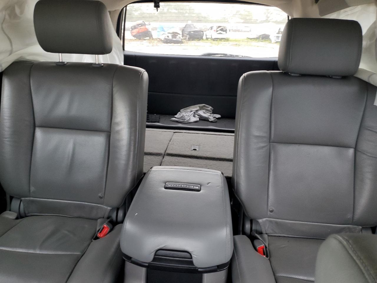 TOYOTA SEQUOIA PLATINUM