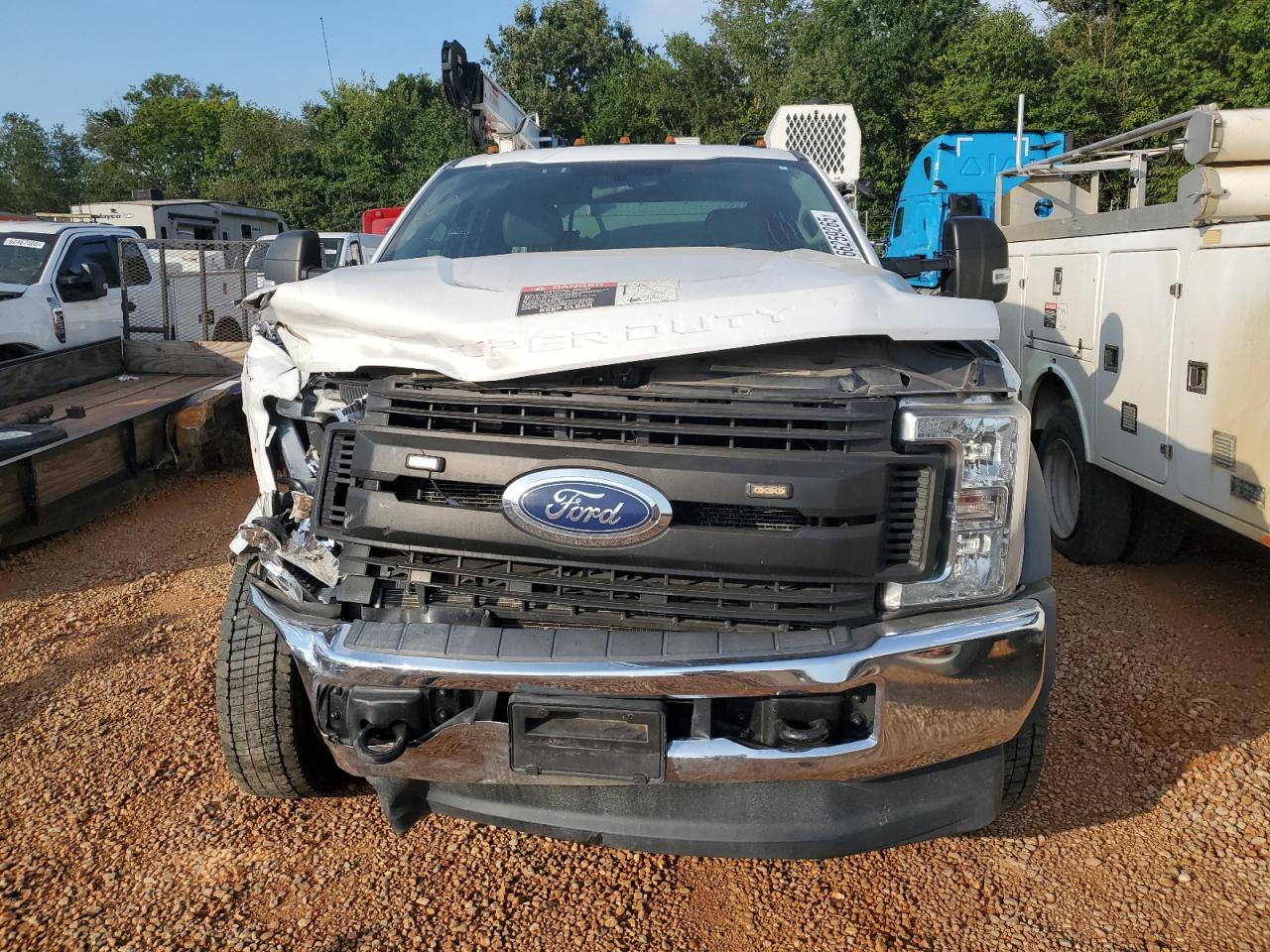 FORD F-550 SUPER DUTY