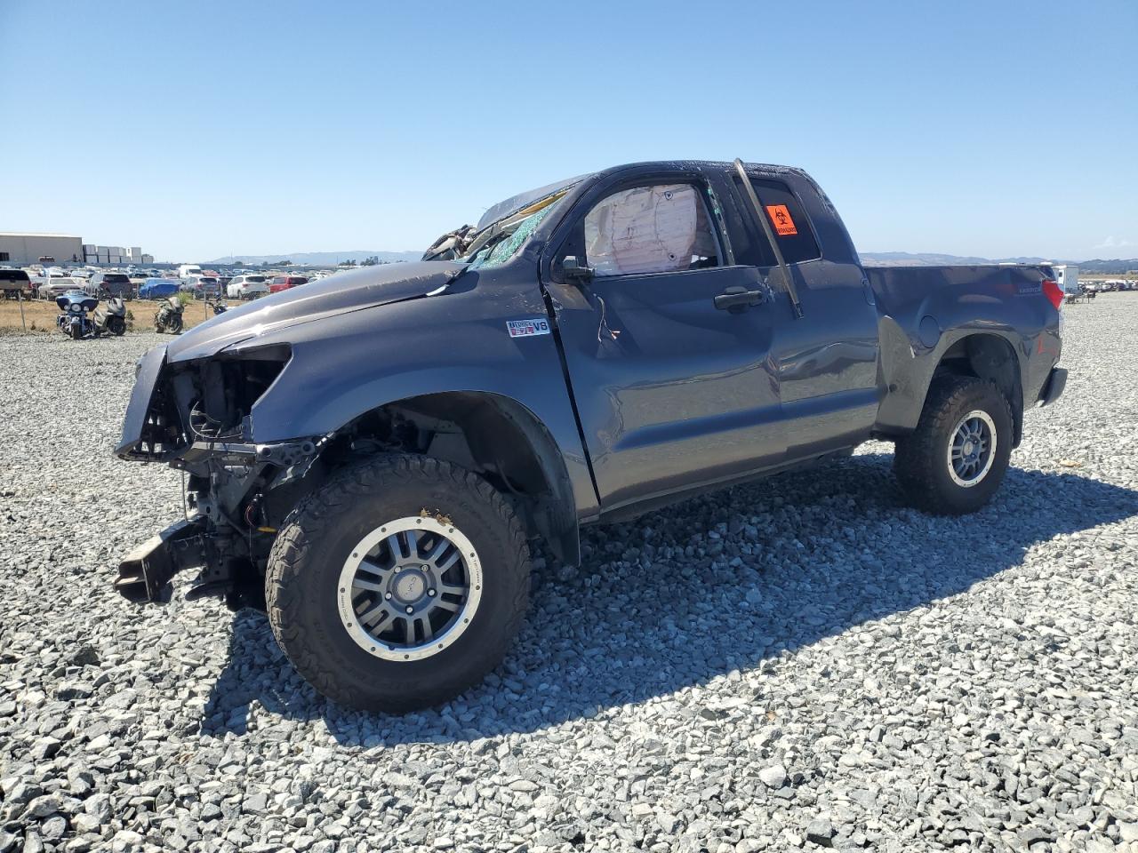 TOYOTA TUNDRA DOUBLE CAB SR5