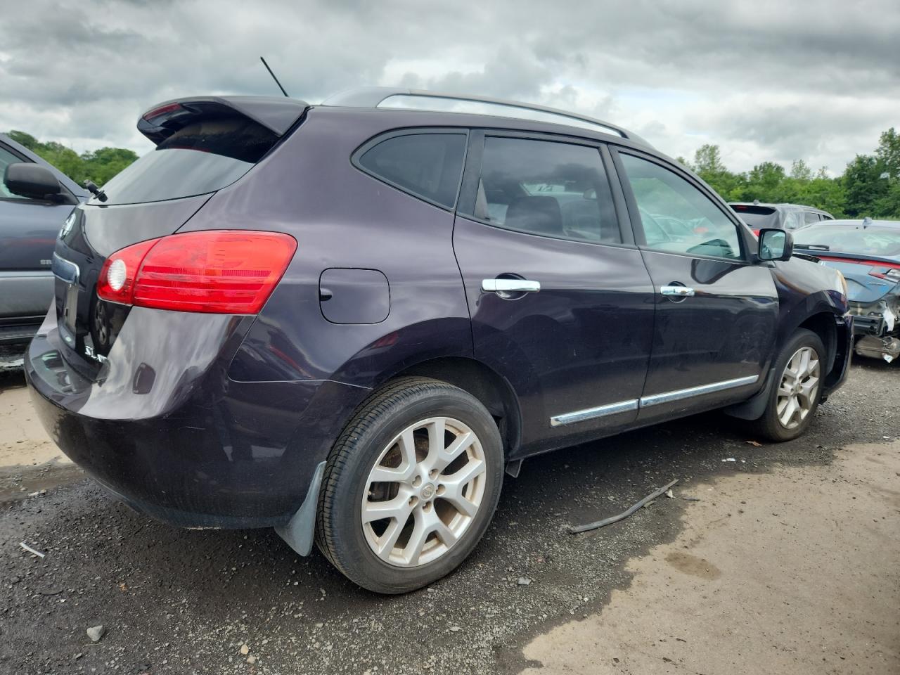 Nissan Rogue s 2013