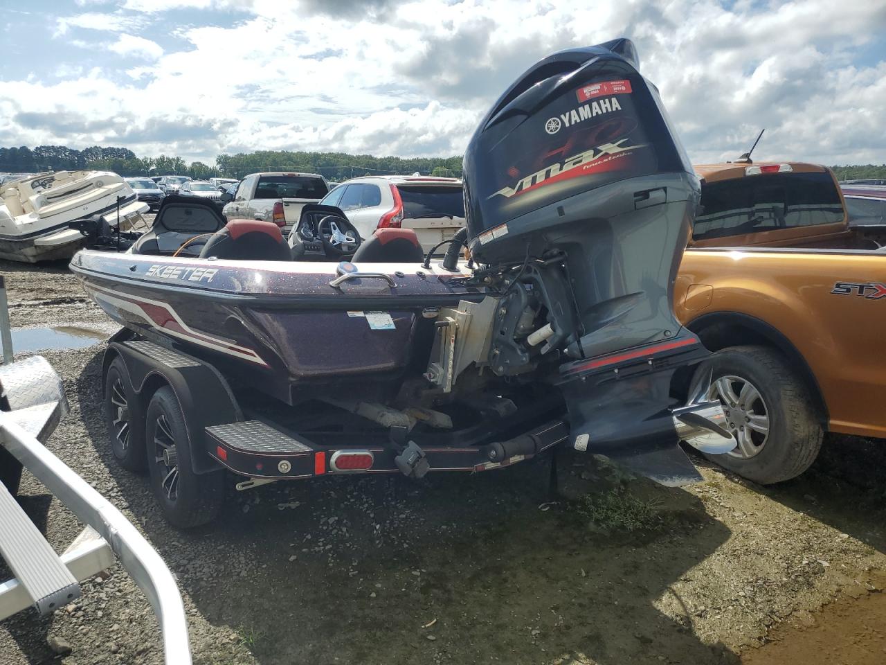 Lot #3260387569 2013 SKEETER MARINE LOT