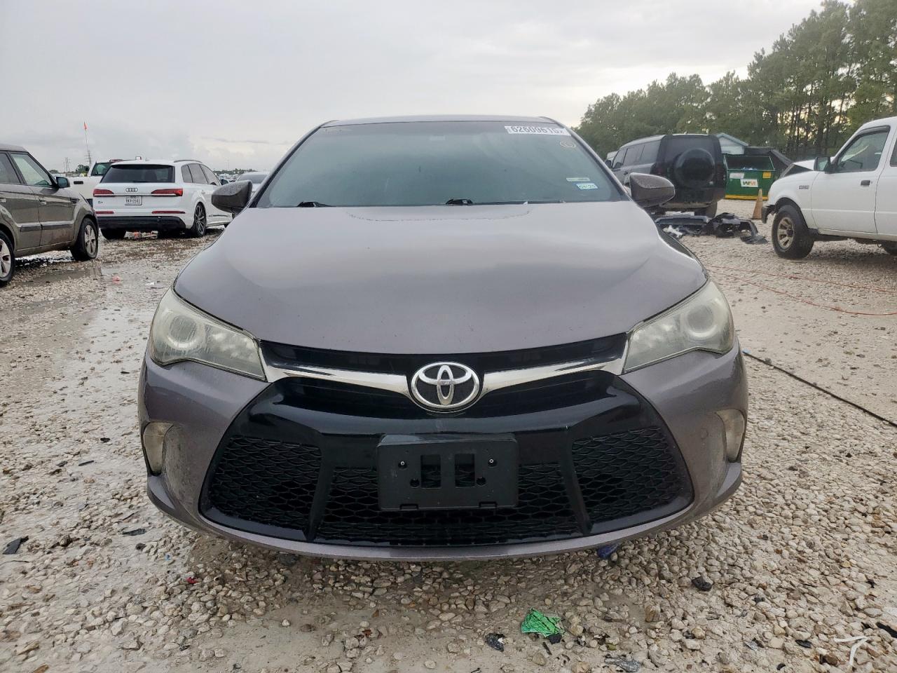 Toyota Camry le 2017