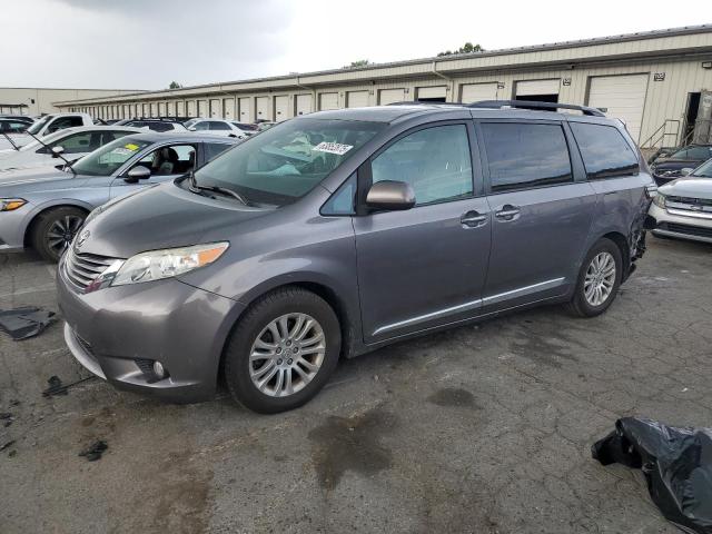 TOYOTA SIENNA XLE