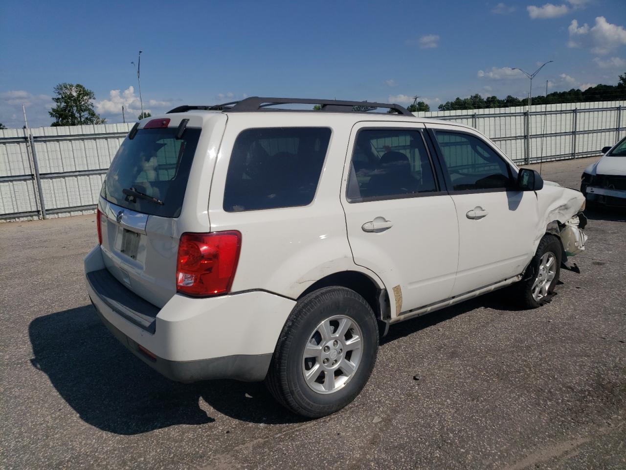 MAZDA TRIBUTE I