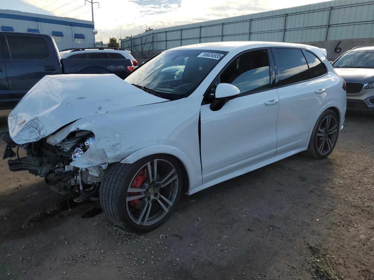 PORSCHE CAYENNE GTS
