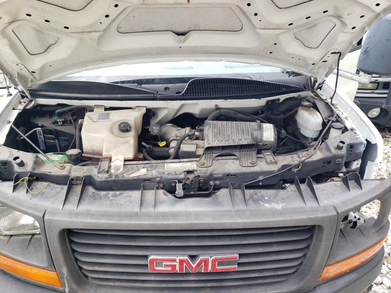 Lot #3297956783 2005 GMC SAVANA CUT