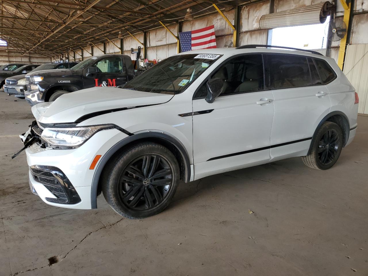 VOLKSWAGEN TIGUAN SE R-LINE BLACK