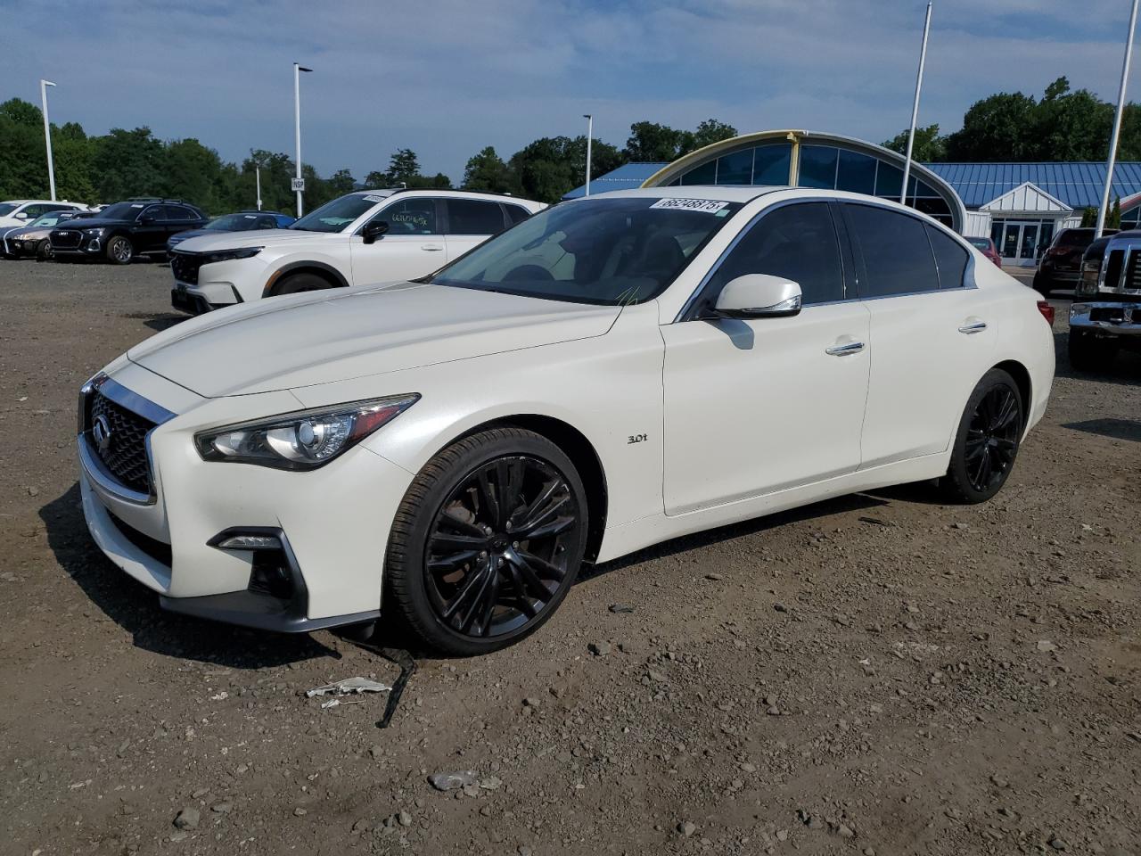 INFINITI Q50 LUXE