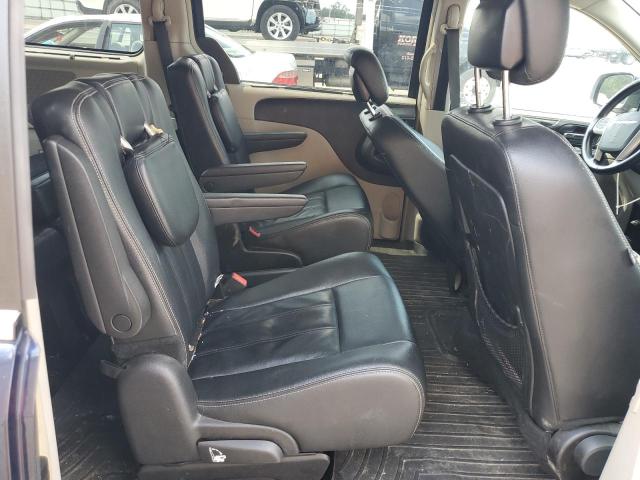 2016 CHRYSLER TOWN & COU - 2C4RC1BG5GR121895
