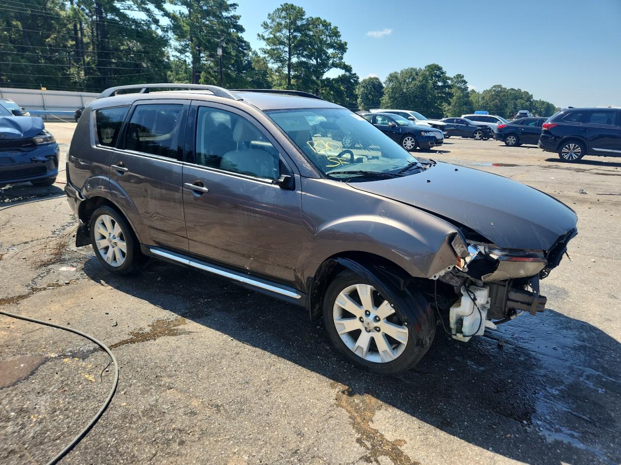 MITSUBISHI OUTLANDER SE