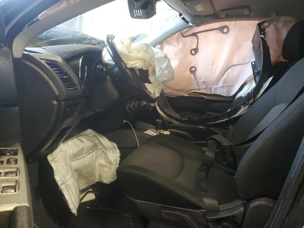 MITSUBISHI OUTLANDER ES