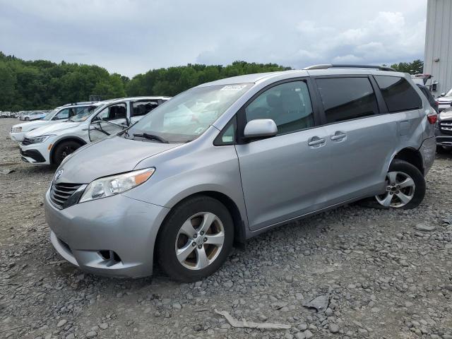 TOYOTA SIENNA LE