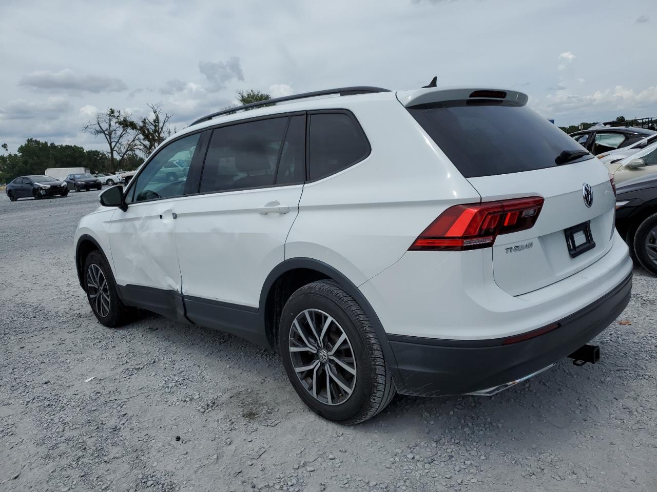 Volkswagen Tiguan s 2021