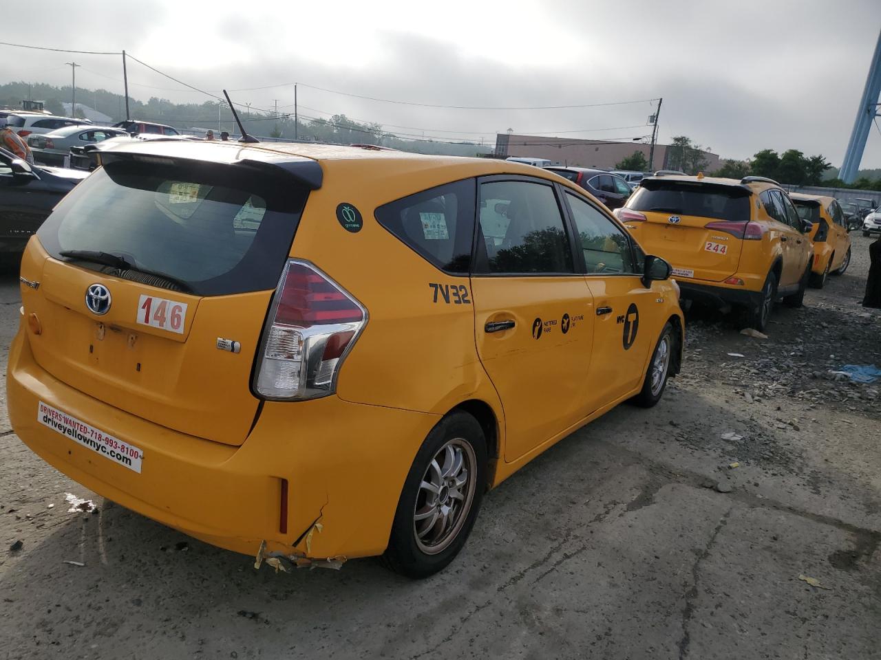 TOYOTA PRIUS V