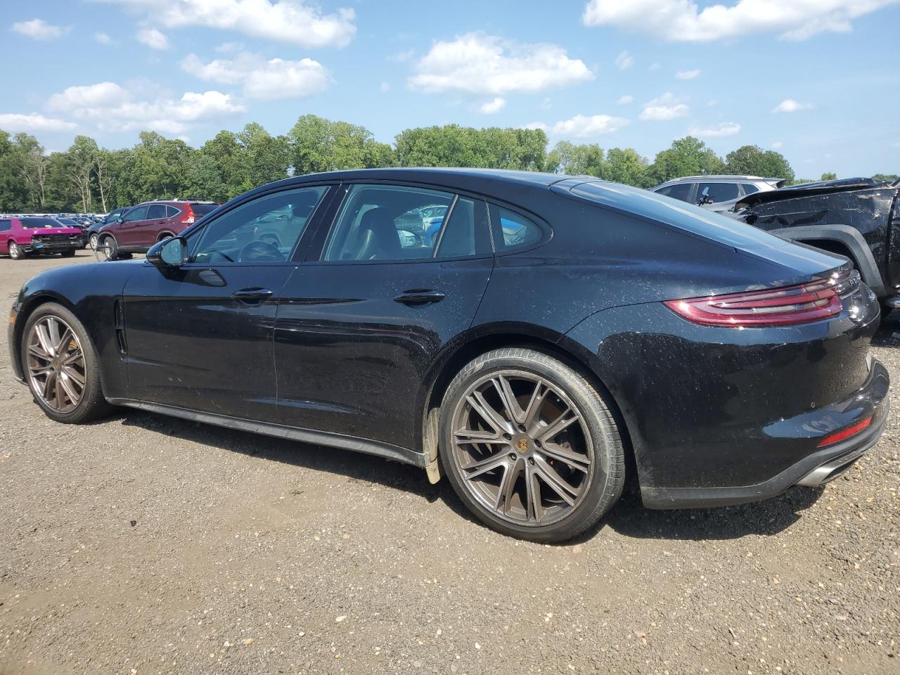PORSCHE PANAMERA 4