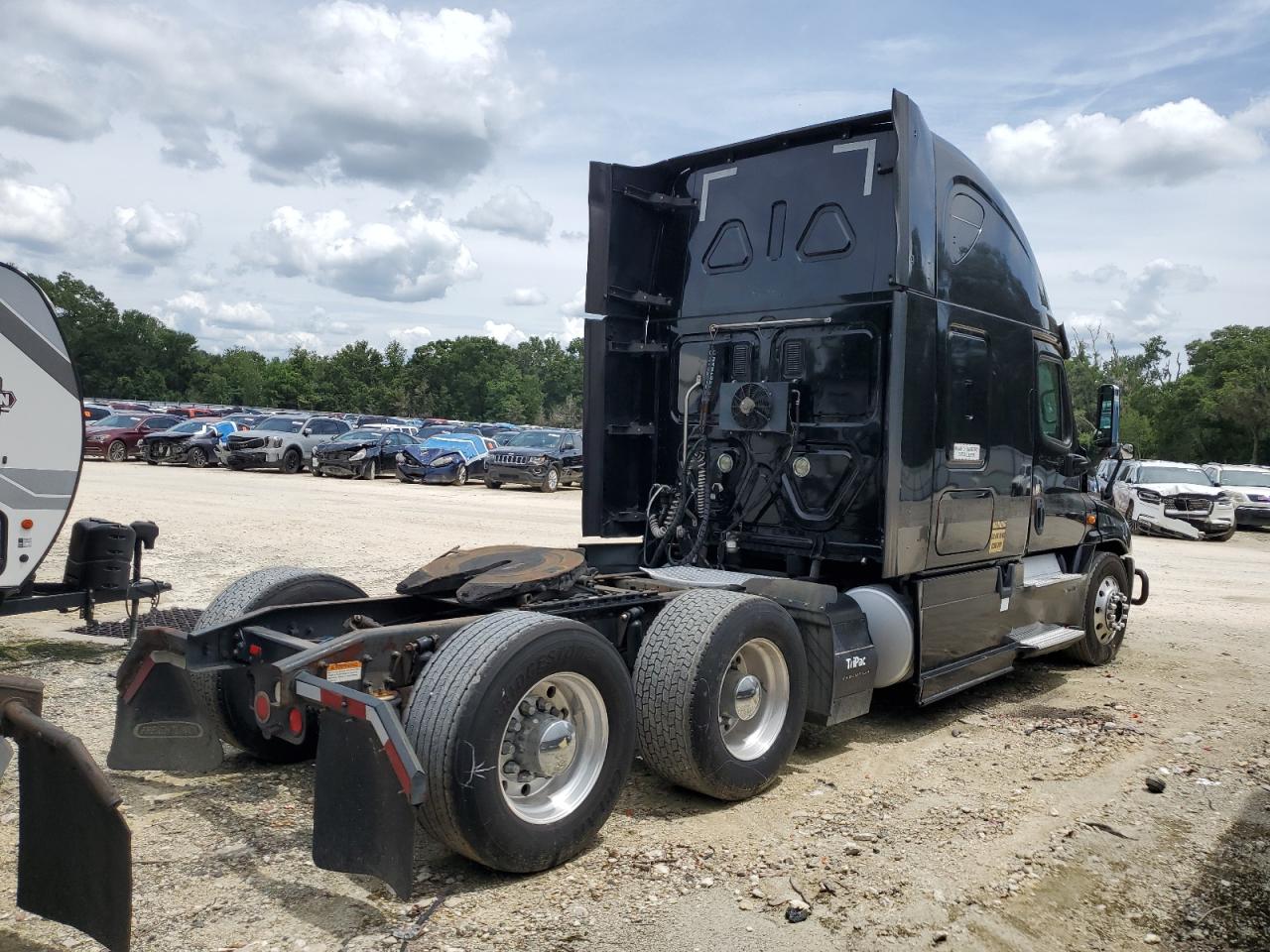 Lot #3191398884 2015 FREIGHTLINER CASCADIA 1