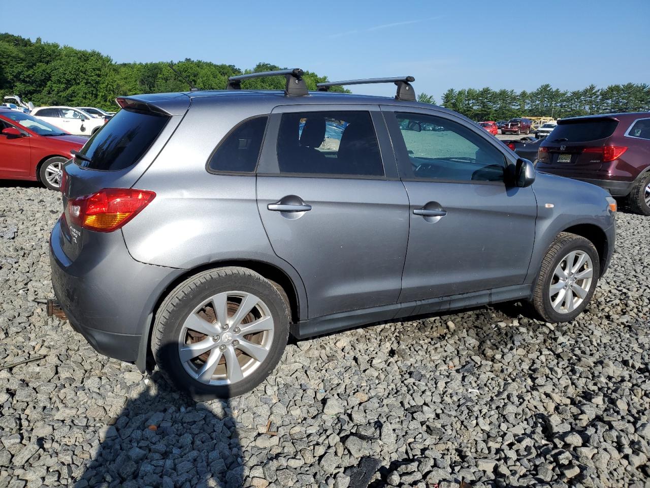 MITSUBISHI OUTLANDER ES