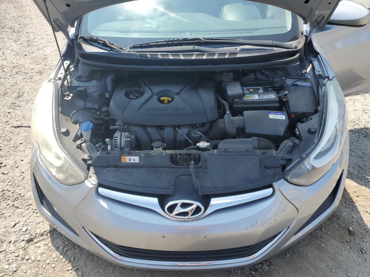 HYUNDAI ELANTRA SE