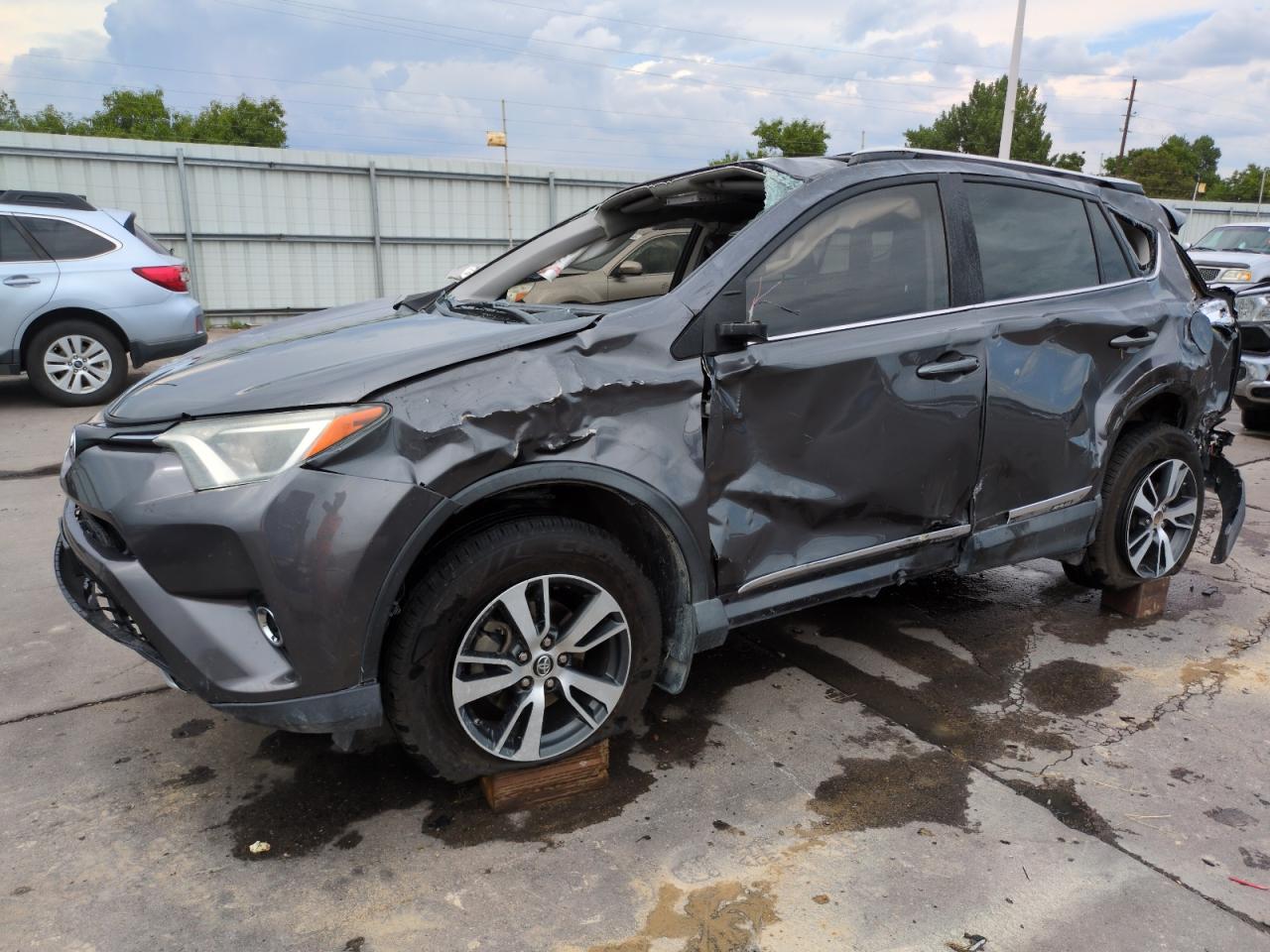 TOYOTA RAV4 XLE