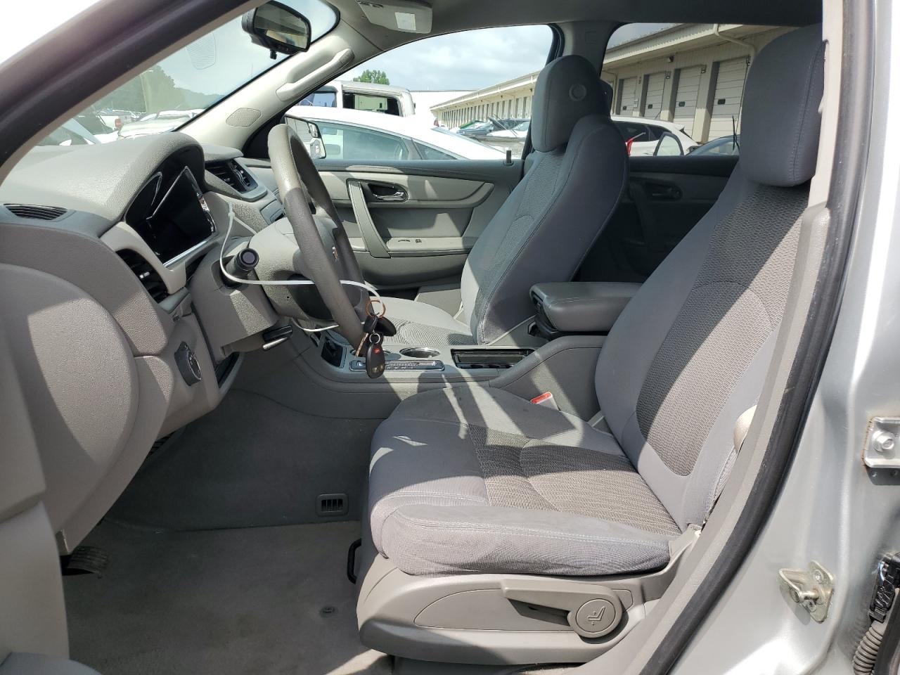 CHEVROLET TRAVERSE LS