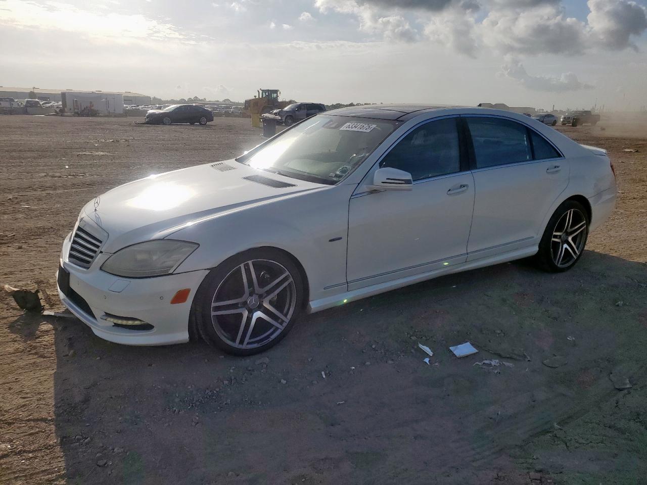 MERCEDES-BENZ S-CLASS 550