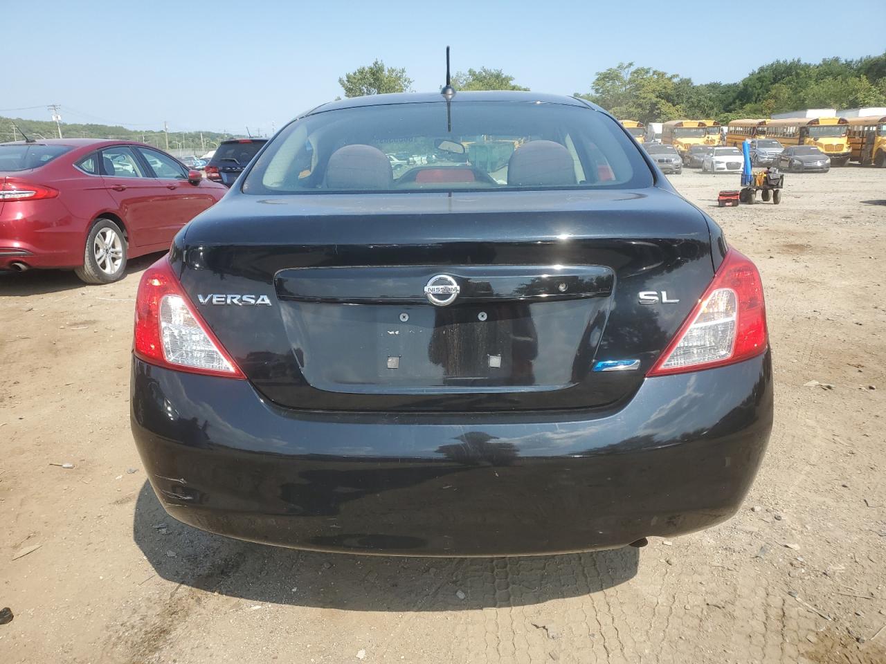 NISSAN VERSA S