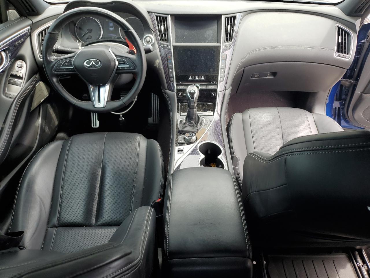 INFINITI Q60 RED SPORT 400