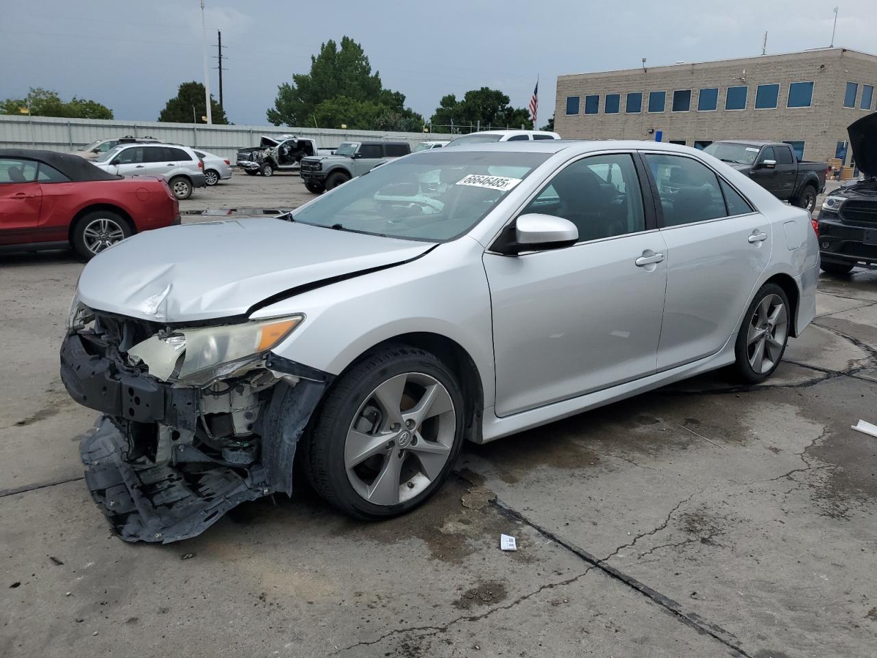 TOYOTA CAMRY SE