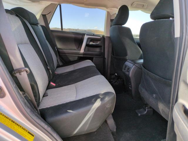 2018 TOYOTA 4RUNNER SR JTEBU5JR3J5489095