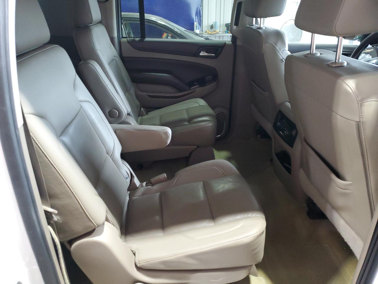 CHEVROLET SUBURBAN C1500 LT