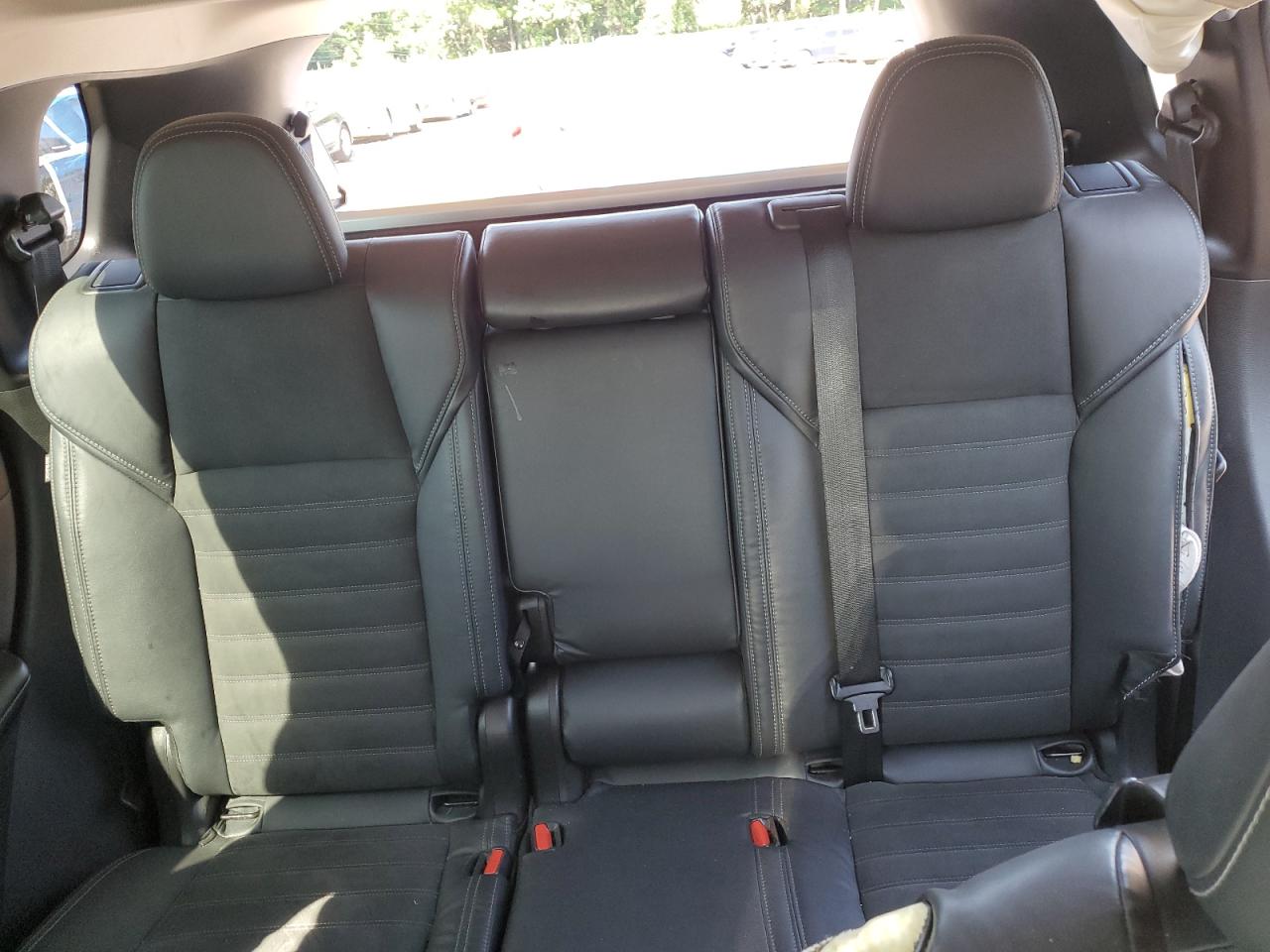 MITSUBISHI OUTLANDER SE