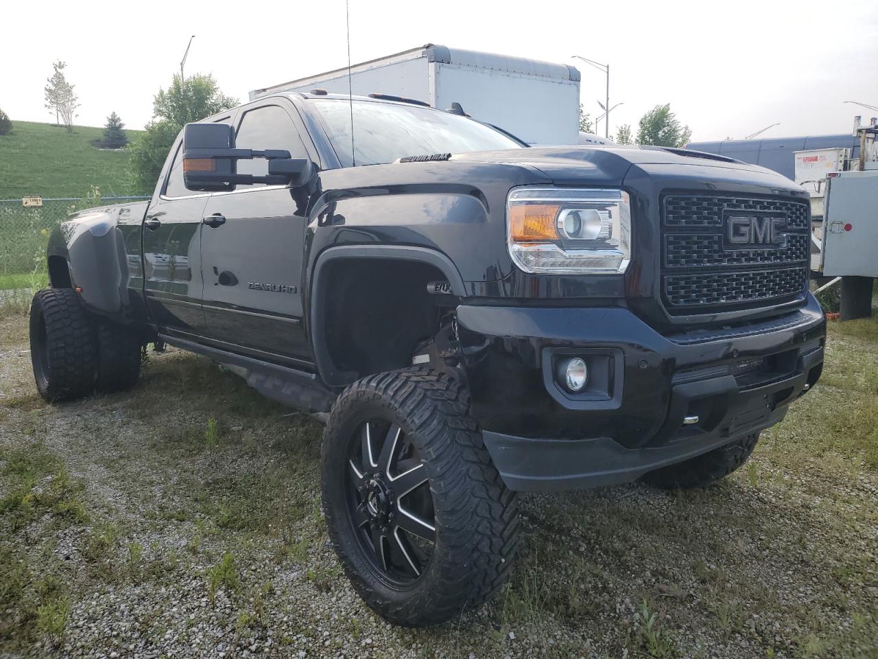 GMC SIERRA K3500 DENALI