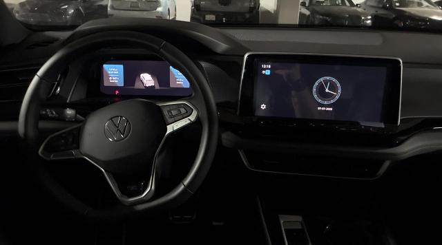 2024 VOLKSWAGEN ATLAS CROSS SPORT SEL R-LINE 1V2AE2CA3RC239395