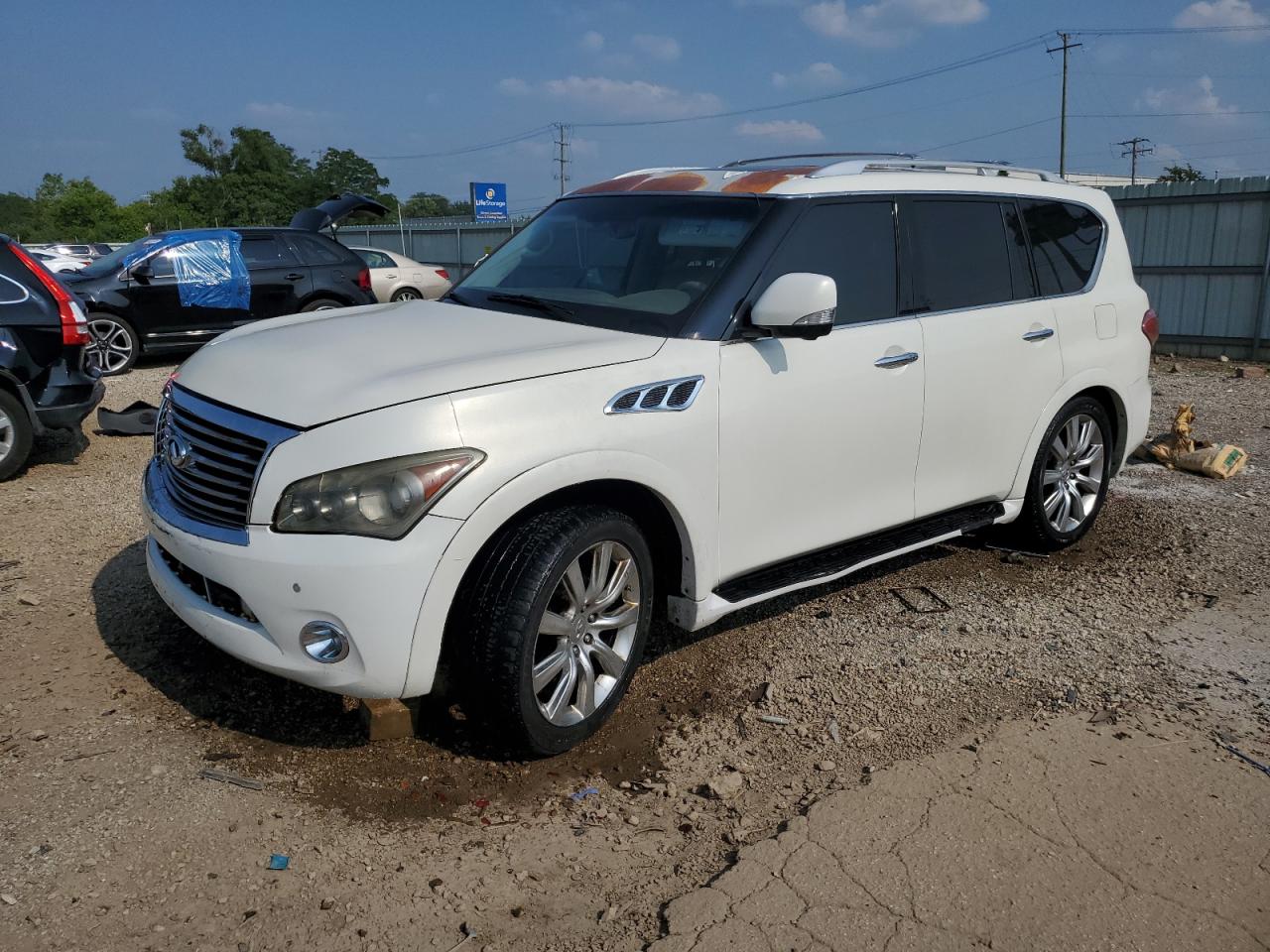 INFINITI QX56
