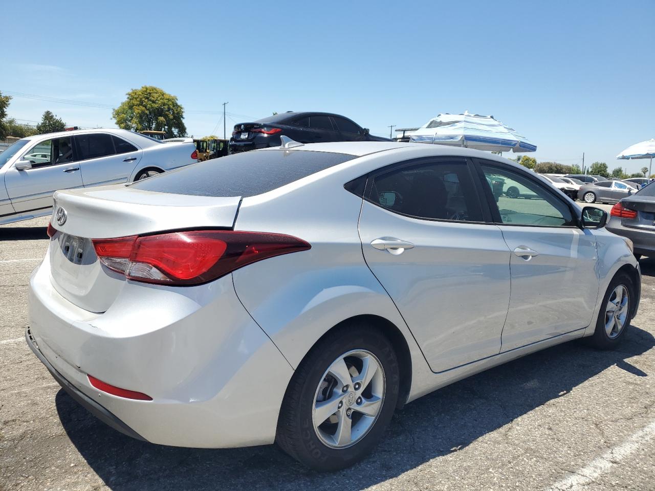 HYUNDAI ELANTRA SE