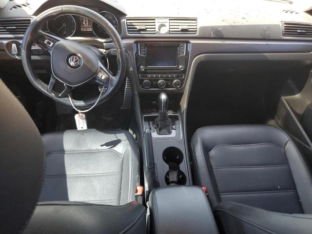2017 VOLKSWAGEN PASSAT R-L 1VWDT7A36HC072290