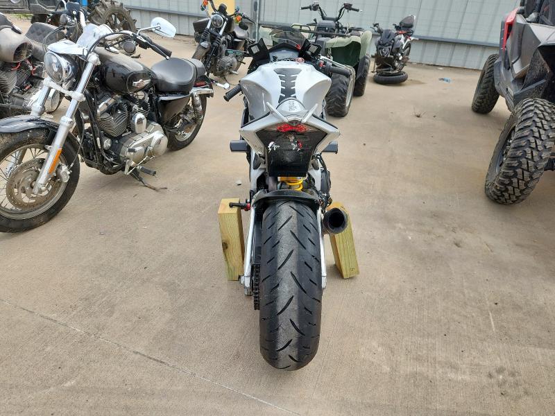 2018 APRILIA RSV4 ZD4KEU003JS001297