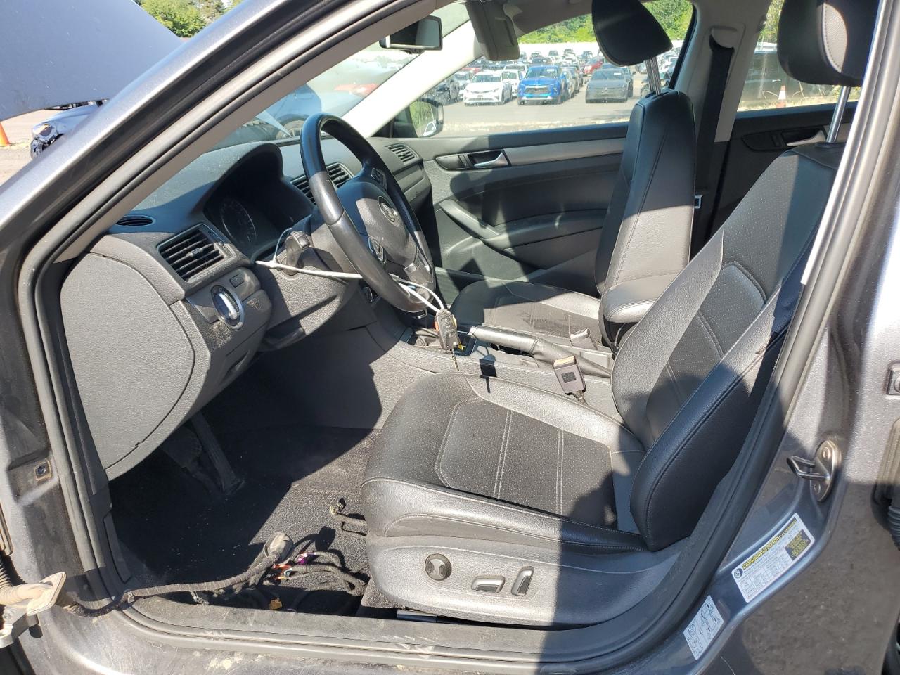 VOLKSWAGEN PASSAT SE