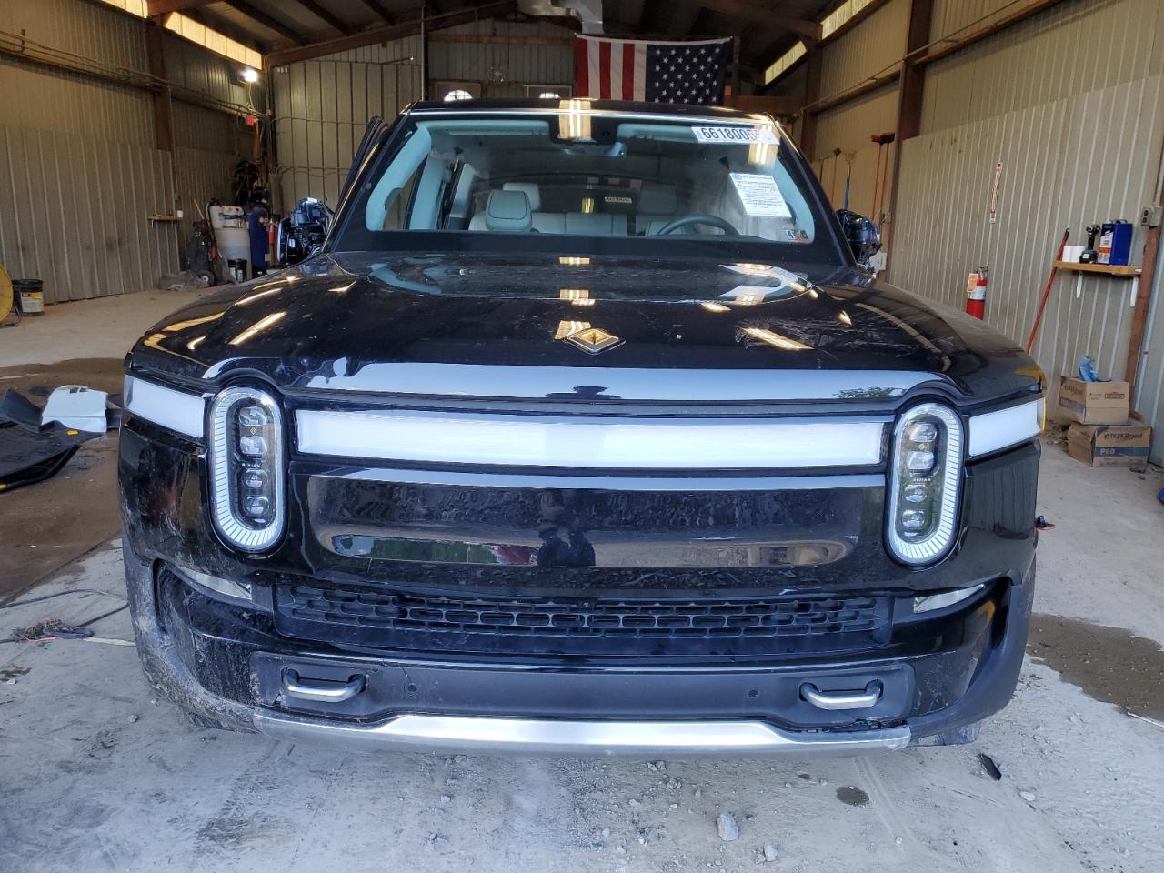 RIVIAN R1S ADVENTURE