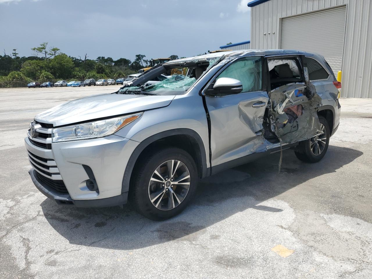 TOYOTA HIGHLANDER LE