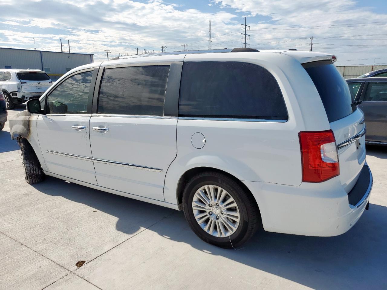 CHRYSLER TOWN & COUNTRY LIMITED