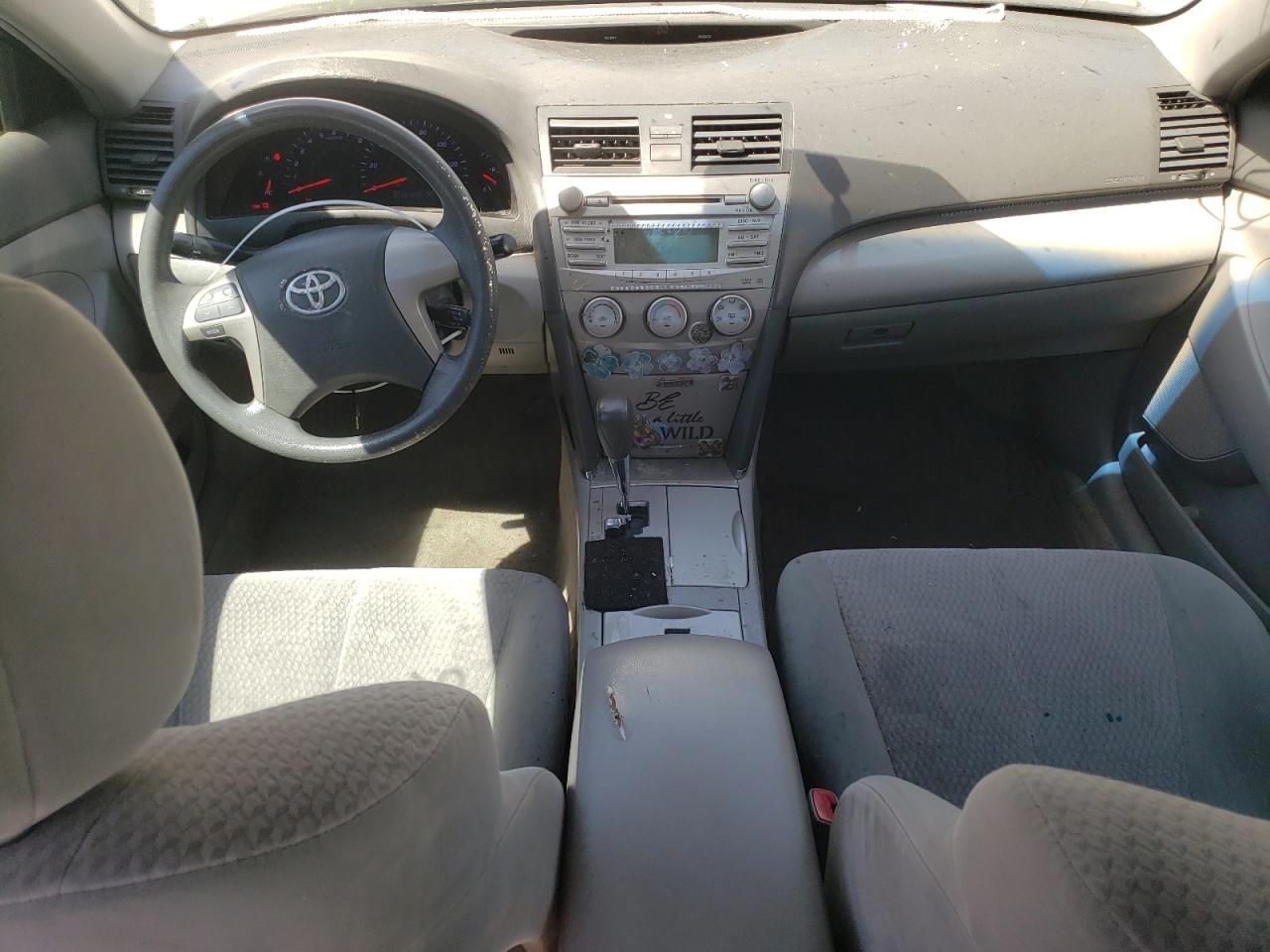 TOYOTA CAMRY BASE