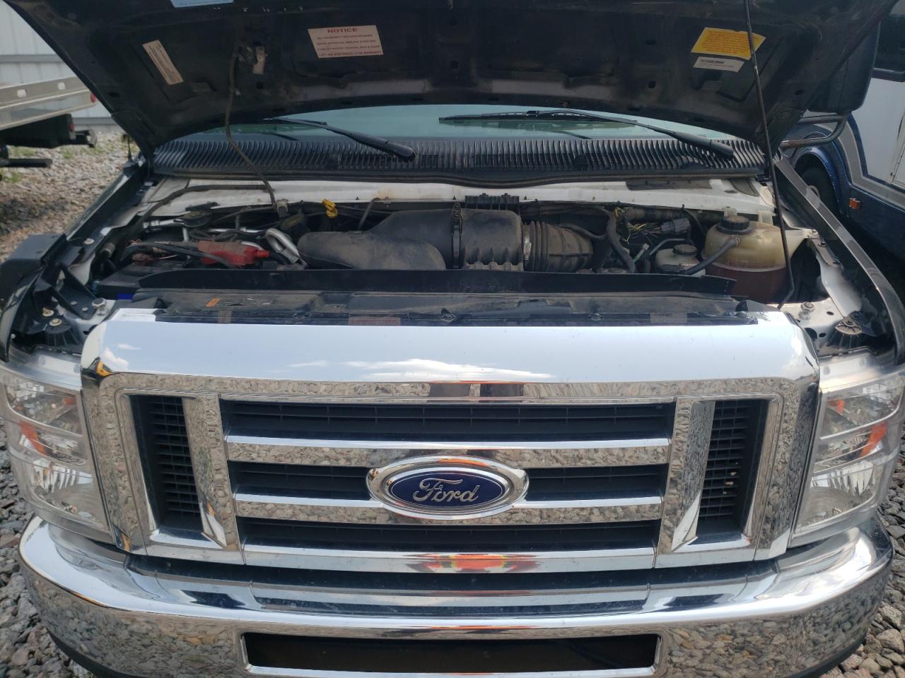 FORD ECONOLINE E450 SUPER DUTY CUTAWAY VAN