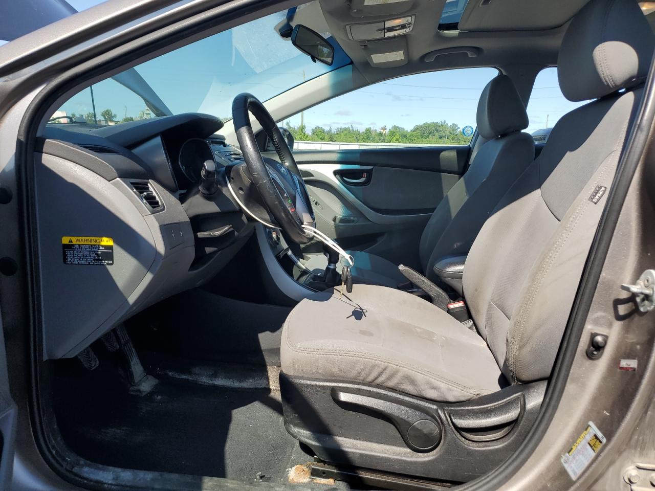 Hyundai Elantra gl 2013